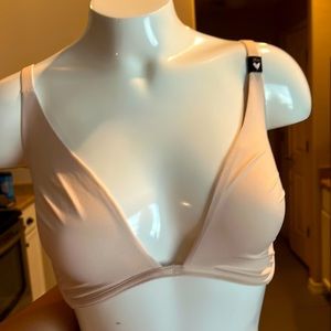 Never Worn 36D VS Incredible Unlined Bra
